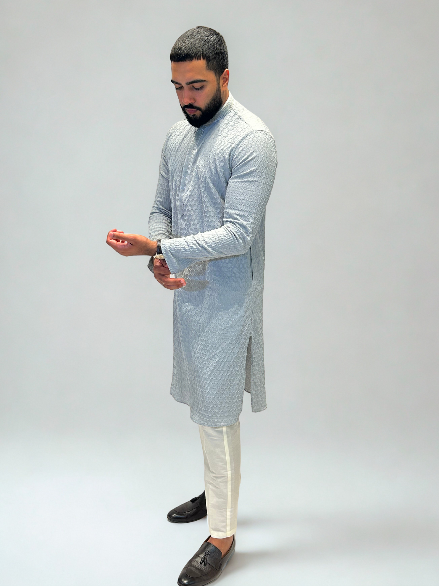 Silver Grey Thread Self-Jaal Patterned Kurta Set